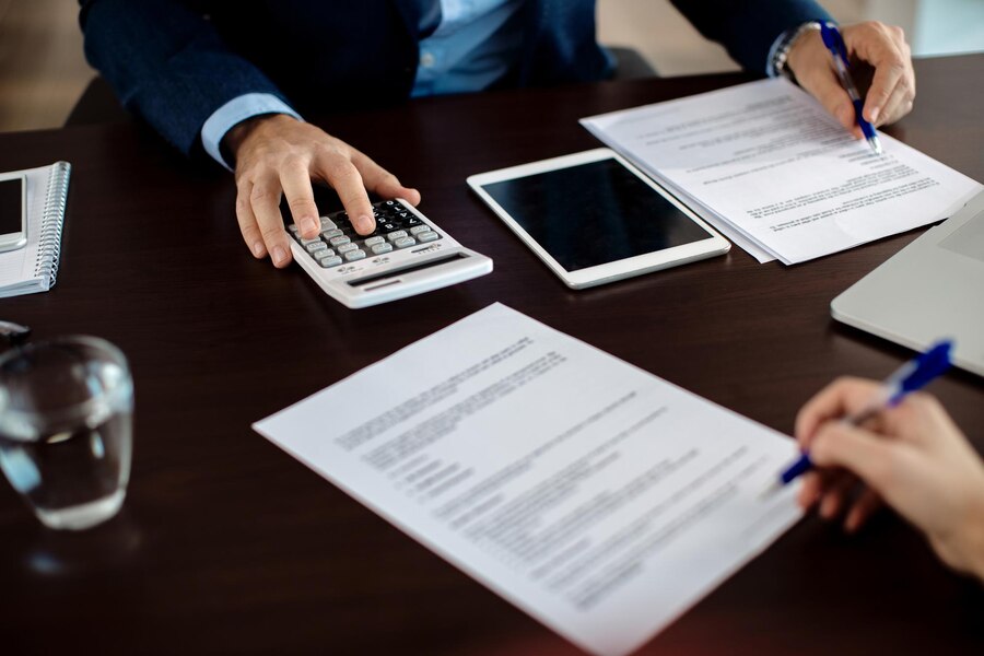 closeup-financial